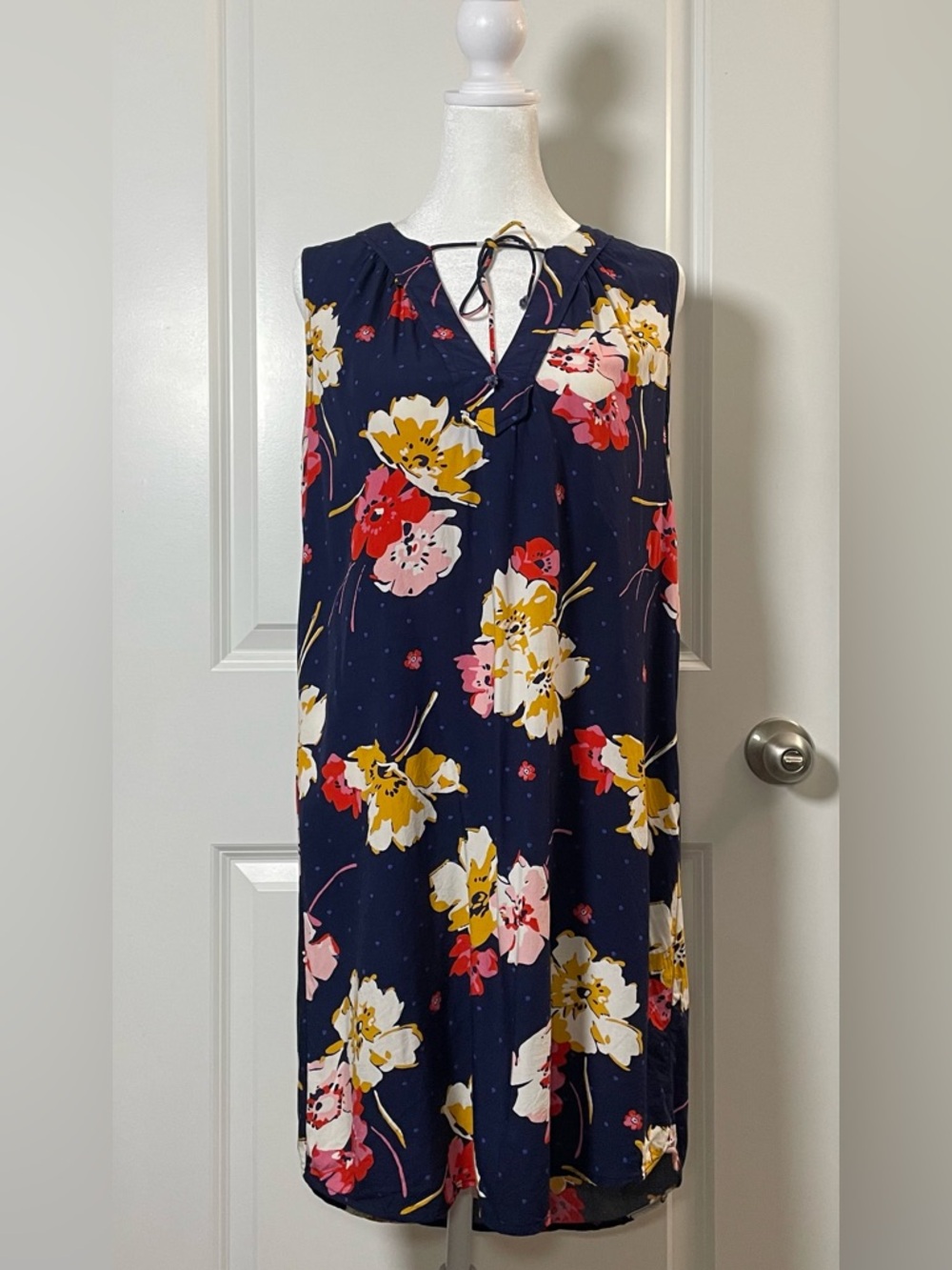Old Navy Floral Dress Small Navy Sleeveless Tie Neck Knee Length Summer